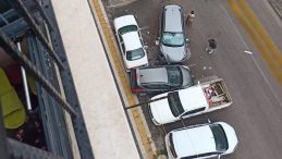 Kontrolden Çıkan Otomobil Park Halindeki 5 Araca Zarar Verdi