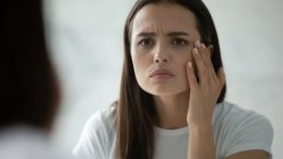 Korneaya Zarar Veren Sessiz Tehlike: Bu Belirtiye Dikkat!