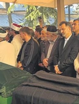 Kur'an Öğrettiği Camiden Uğurlandı