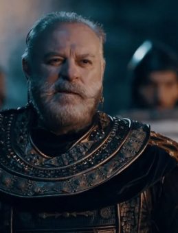 KURULUŞ ORHAN TEKFUR SAROZ: Burak Sergen kimdir, kaç yaşında, hangi projelerde yer aldı?