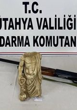 K&uuml;tahya'da Tarihi Eser Operasyonu: Milattan &Ouml;nce 5. Y&uuml;zyıla Ait Heykel Ele Ge&ccedil;irildi!