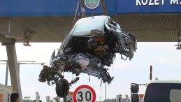 Kuzey Marmara Otoyolu'nda Şiddetli Kaza! Otomobil Gişe Bariyerine Çarptı: 1 Kişi Hayatını Kaybetti