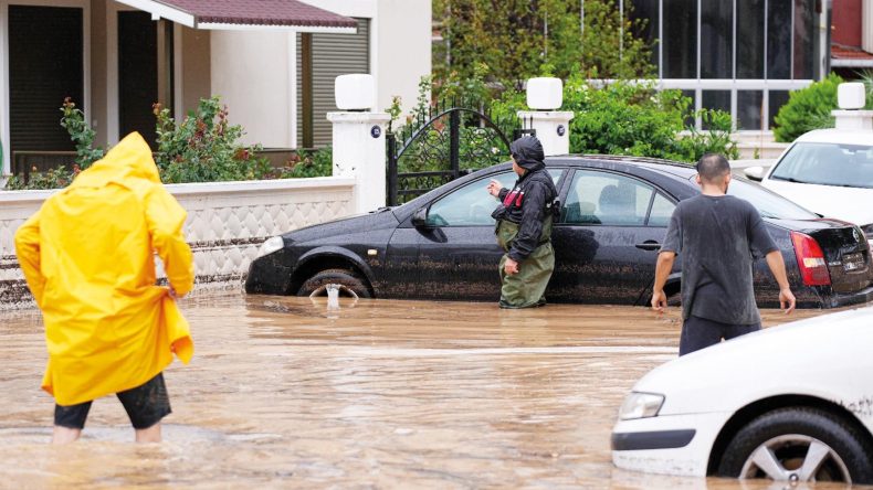 ‘Sarı kodlu’ sağanak… Yurdun kuzeyi yağmura teslim oldu