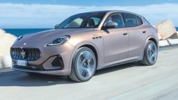 Lüks Otomobil Dünyasında Elektrikli Dönüşüm