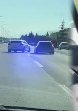 Maganda, &Ccedil;ocuklu Ailenin Aracını Taciz Edip Kazaya Neden Oldu: Ehliyetine S&uuml;resiz El Konuldu!