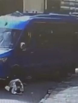 Maltepe'de Minibüs Yaşlı Kadına Çarptı: Kazanın Görüntüleri Ortaya Çıktı!