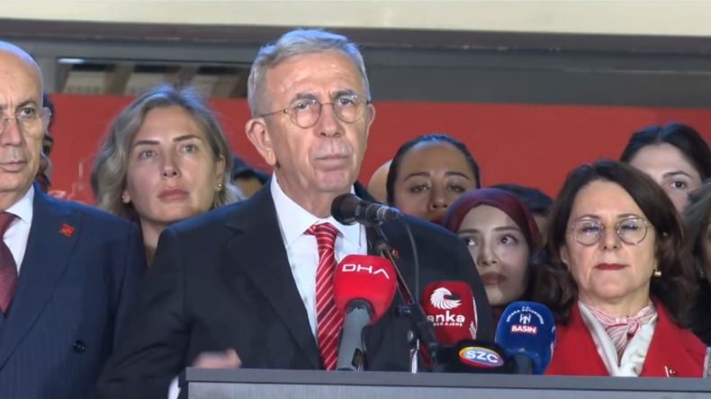Mansur Yavaş: Karanlığa boyun eğmeden, Cumhuriyet’in ışığında yürümeye devam edeceğiz