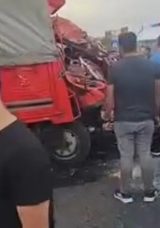Mardin'de Korkun&ccedil; Kaza! İş&ccedil;ileri Taşıyan Kamyonet İle Kamyon &Ccedil;arpıştı: &Ccedil;ok Sayıda Yaralı Var
