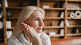 Menopoz Sürecine Dair Önemli Uyarılar! Uzmanlar: "Kemik Erimesi ve Unutkanlığın Temel Nedenleri…”