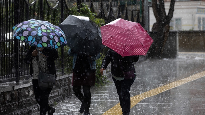 Meteoroloji'den şiddetli yağış uyarısı: 7 il için sarı kod ile alarm verildi | Uzman tarih verdi… 'Dikkatli olunmalı'