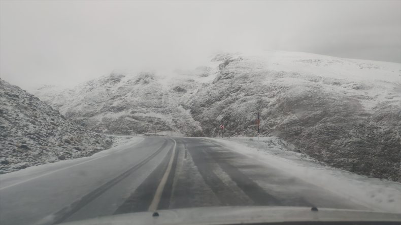 Mevsimin İlk Karı Düştü! Yolda Tuzlama ve Temizlik Çalışmaları Başlatıldı