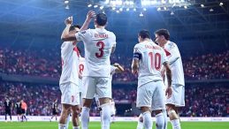 Milli Futbolcunun Geleceği Belli Oldu! Takımda Kalacak…