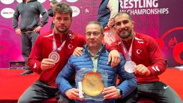 Milli güreşçi Feyzullah Aktürk, dünya şampiyonu oldu