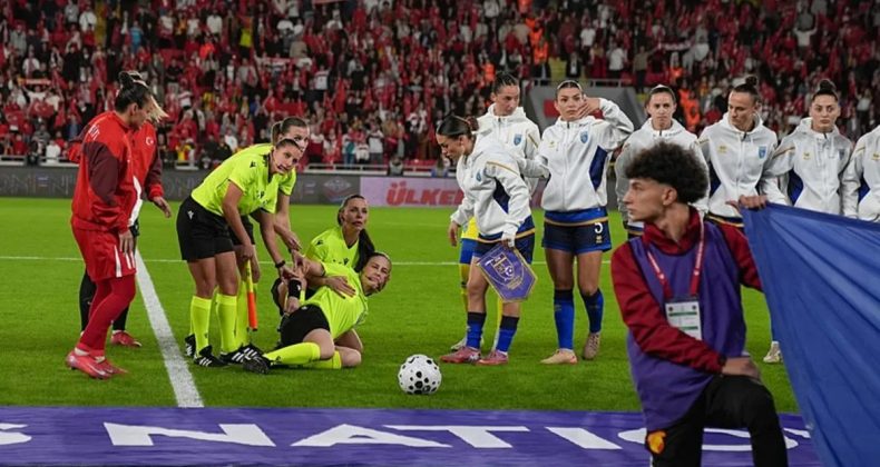 A Milli Kadın Futbol Takımı'nın Kosova Maçı Öncesinde Hakeme Baygınlık Geçirdi