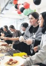 Minik Y&uuml;reklerden Gazze İ&ccedil;in Kermes