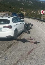 Motosiklet S&uuml;r&uuml;c&uuml;s&uuml;n&uuml;n &Ouml;l&uuml;m&uuml;ne Neden Olan Kaza, Kask Kamerasında G&ouml;r&uuml;nt&uuml;lendi