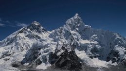 Nepal'de Yaşanan Kriz: Dağcılar Kaçışmak Zorunda Kaldı