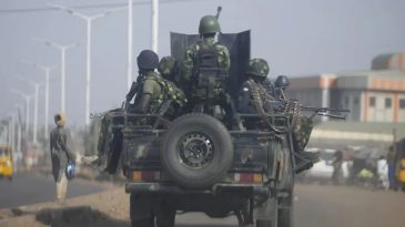 Nijerya Ordusu ile Silahlı &Ccedil;eteler Arasında &Ccedil;atışma: 80 Kişi Hayatını Kaybetti