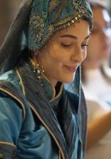 Nil&uuml;fer Hatun tarihte kimdir, kimin eşi? Kuruluş Osman Nil&uuml;fer Hatun'u oynayan Mahassine Merabet kimdir, hangi projelerde yer aldı?