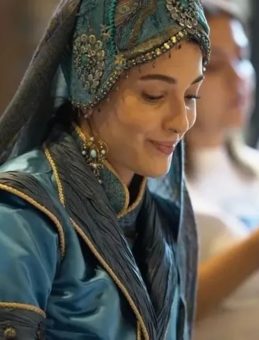 Nilüfer Hatun tarihte kimdir, kimin eşi? Kuruluş Osman Nilüfer Hatun'u oynayan Mahassine Merabet kimdir, hangi projelerde yer aldı?