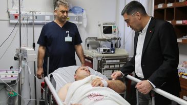 N&ouml;betteki Polis Memuru Kolundan Bı&ccedil;aklandı