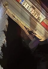 Osmaniye'de İki Ara&ccedil; Aynı &Ccedil;ukura D&uuml;şt&uuml;: 1 Yaralı!