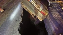 Osmaniye'de İki Araç Aynı Çukura Düştü: 1 Yaralı!