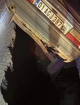 Osmaniye'de İki Araç Aynı Çukura Düştü: 1 Yaralı!