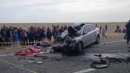 Otomobil Kamyona Çarptı; Üç Kardeş Hayatını Kaybetti