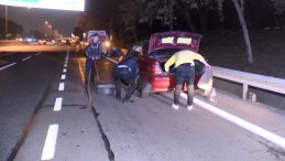 Otoyolda Can Pazarı: Onlarca Aracın Lastiği Patladı