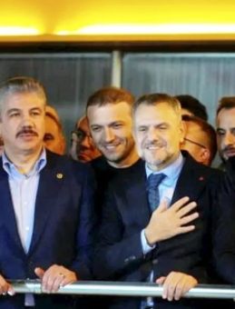 Özdemir, "Bayrampaşa halkına karşı sorumluluk için gece gündüz çalışacak. Biz de takip edeceğiz"