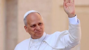 Papa 14. Leo, L&uuml;bnan Başbakanı ile G&ouml;r&uuml;şt&uuml;