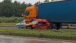 Rize'de Feci Kaza: Otomobil Tırın Dorsesine Çarptı, 3 Kişi Hayatını Kaybetti