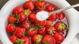 Sadece Bir Kaşık Karbonatla Meyve ve Sebzelerdeki Zararlı Maddeleri Ortadan Kaldırın!