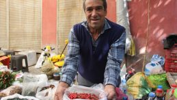 Sadece Eylül ve Ekim Aylarında Tüketilen Sonbaharın Kırmızısı: Kilosu 150 Liradan Satışa Sunuldu