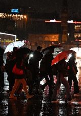 Sağanak Yağışlar Hayatı Olumsuz Etkiledi: İstanbul ve 3 İl Su Baskınları ile Mücadele Ediyor!