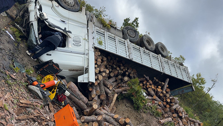 Samsun'da Feci Kaza: S&uuml;r&uuml;c&uuml; Hayatını Kaybetti