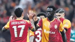 Sanchez'e Kart Uyarısı