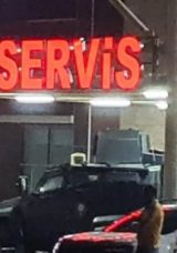 Şanlıurfa&rsquo;da otomobil istinat duvarına &ccedil;arptı! 5 kişi yaralandı
