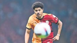 Şara İlk 11'e Dönüyor