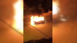 Seyir Halindeki Ara&ccedil; Alev Topuna D&ouml;nd&uuml;