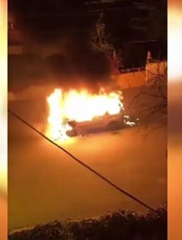 Seyir Halindeki Araç Alev Topuna Döndü