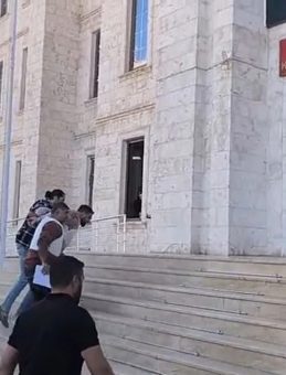 Siirt'te 3 Aylık Hamile Eşini ve Amcasını Öldüren Cani Hakkında Karar Verildi