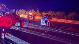 Siirt’te hafif ticari araç ile traktör çarpıştı: 2 kişi yaralandı!