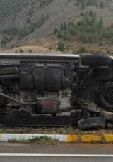 Sivas&rsquo;ta Minib&uuml;s Devrildi: İki Yaralı