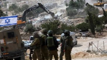 Siyonist İsrailliler Batı Şeria&rsquo;da Filistinli Beldeye Saldırı D&uuml;zenledi