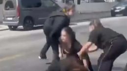 Sokak Ortasında Akran Zorbalığı: Saçından Tutup Yerlerde Sürükledi!