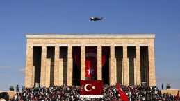 SOLOTÜRK, Başkent ve Anıtkabir Üzerinde İlgiyi Üzerine Çekti