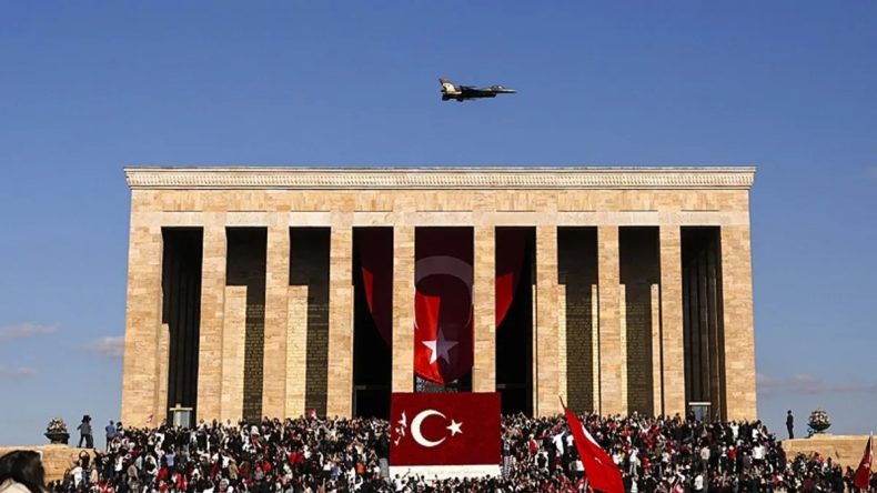 SOLOTÜRK, Başkent ve Anıtkabir Üzerinde İlgiyi Üzerine Çekti