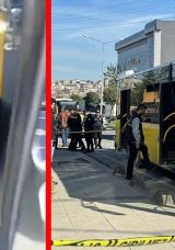 SON DAKİKA: İETT otob&uuml;s&uuml;nde dehşet! Seyir halindeyken bı&ccedil;aklı kavga: 1 &ouml;l&uuml; 2 yaralı